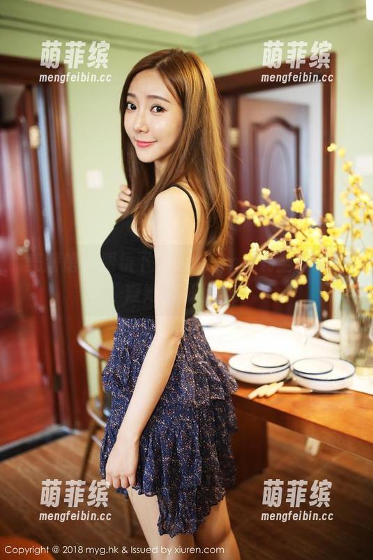 美媛馆-Evelyn艾莉 美媛馆 - 眼镜下的Evelyn艾莉全套:一窥她的秘密世界