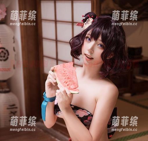 黑白交织的时光，菌烨tako在线写真让你惊艳！