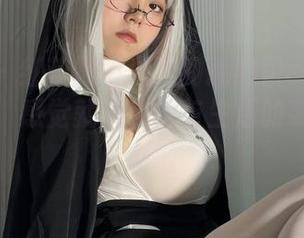 微密圈 – 红蓝氛围光下的葱油饼er：精选作品集，感觉就像艺术与生活的毫无缝隙交融