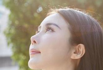 蜜桃社 – Suki的泳装写真，原图里那水波荡漾的感觉，真是让我心里痒痒的。