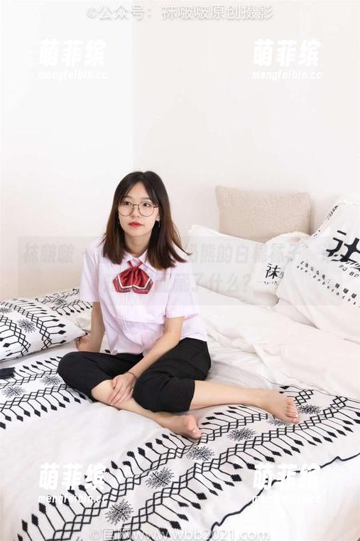 袜啵啵 - 看图包：小奶熊的白棉袜子，谁知道里面藏了什么？