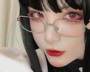 起司块wii的魅力：无圣光下她的美脚和视觉享受，简直是绝美图