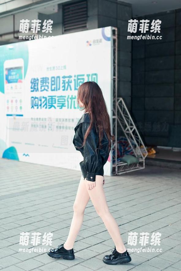 魔镜街拍 最新魔镜街拍:黑裙小姐姐尽显性感魅力,图片真的很能打!